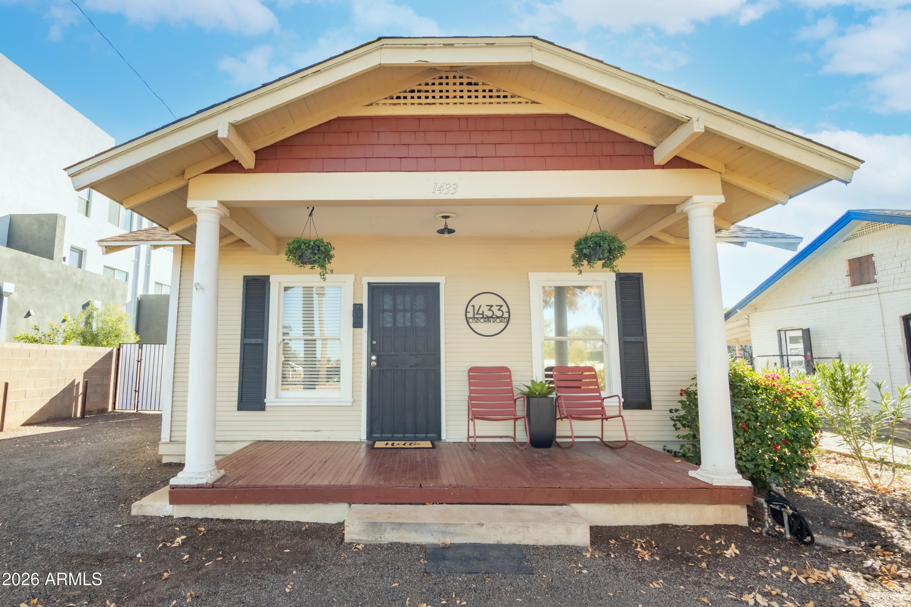 1433 E OSBORN Road – photo 1