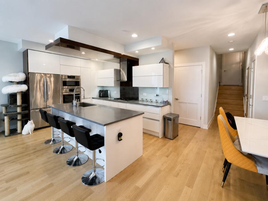 1008 North Larrabee St. – photo 4