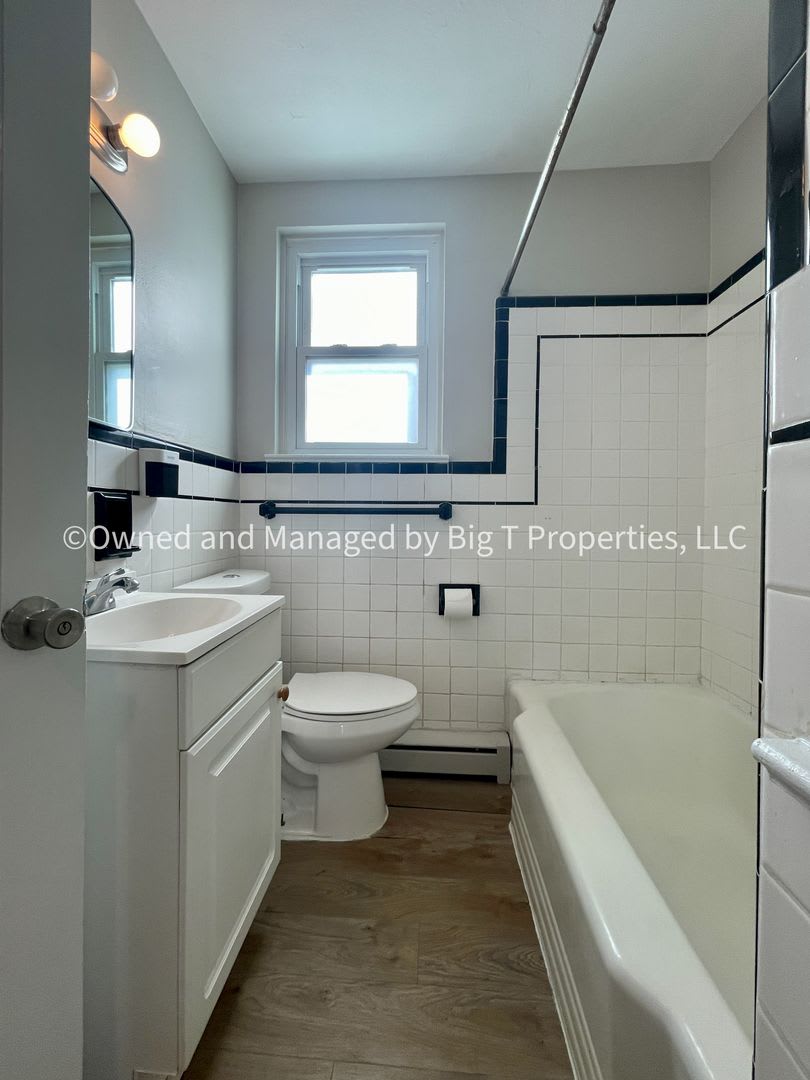Adorable 3 bd Cottage on nice street – photo 5