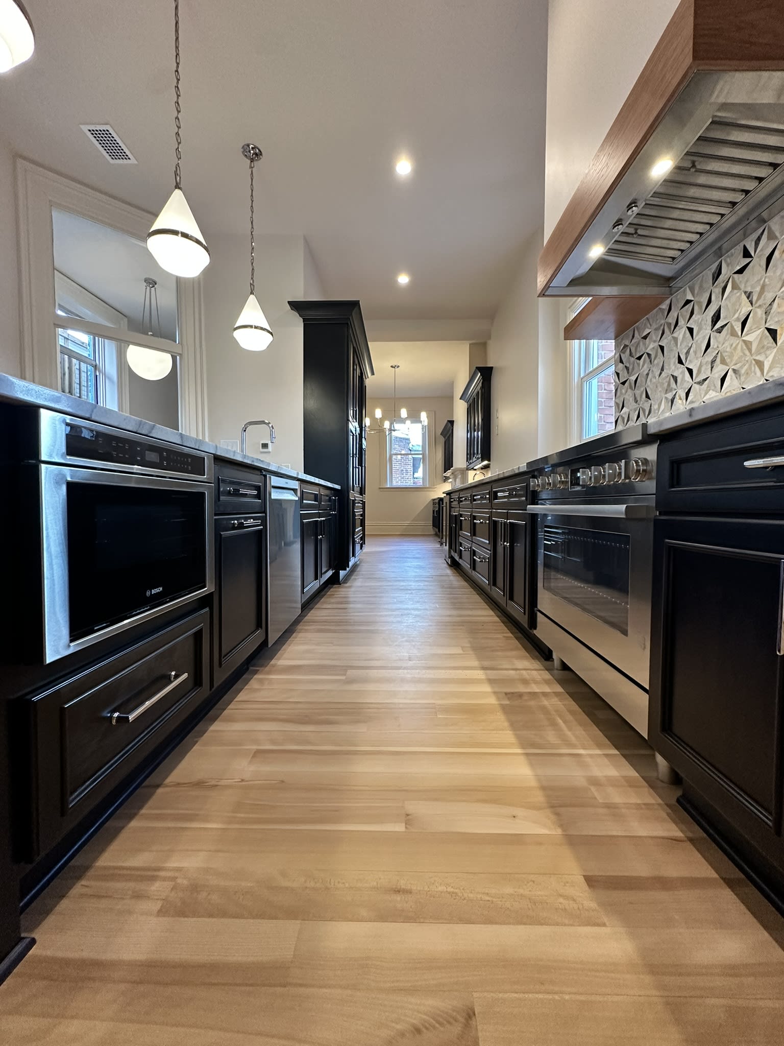 1819 Sarah Street Apt 2 – photo 1