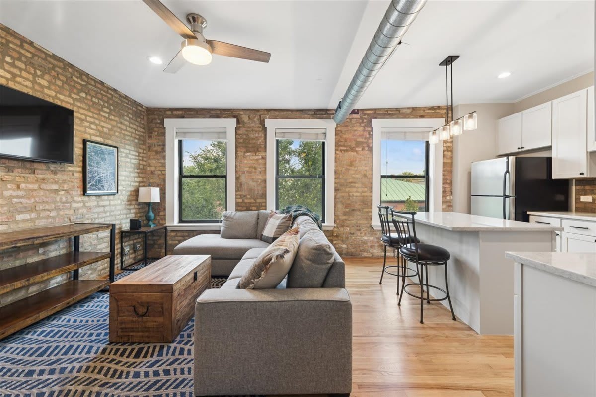 1657 W Addison Street – photo 3