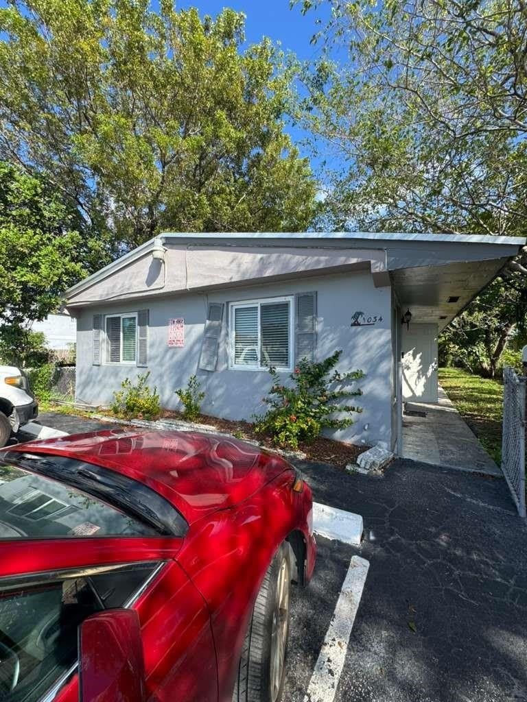 1034 NW 1st Avenue – photo 1