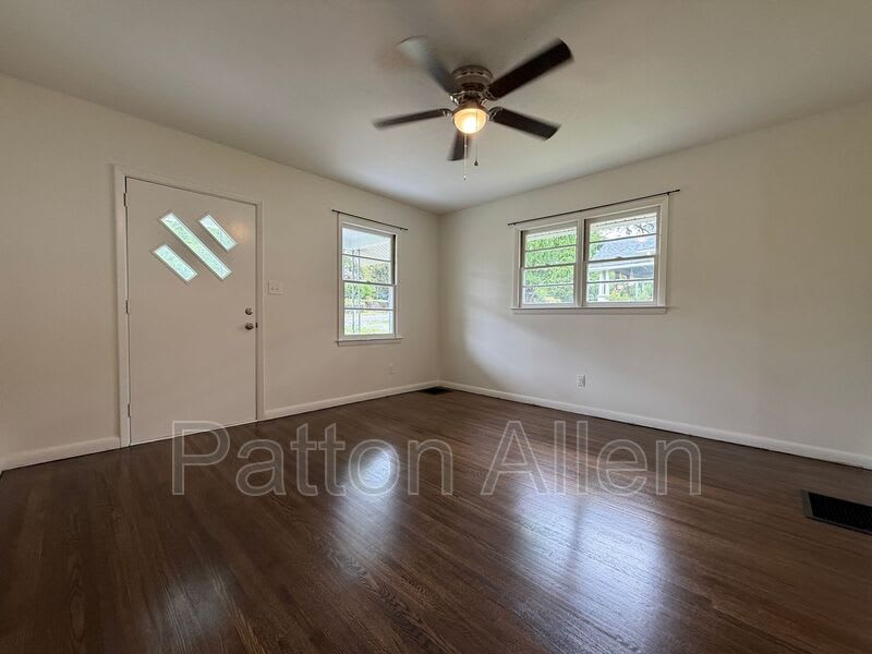 184 Pennsylvania Ave – photo 3