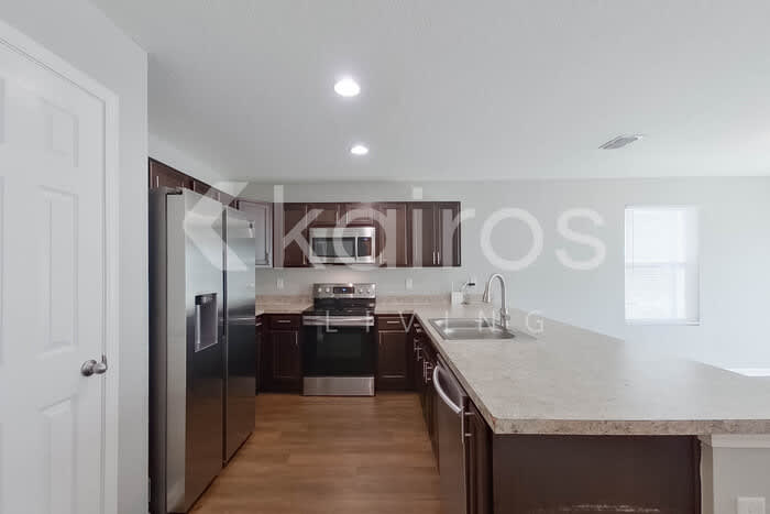 1319 Mull Street – photo 5