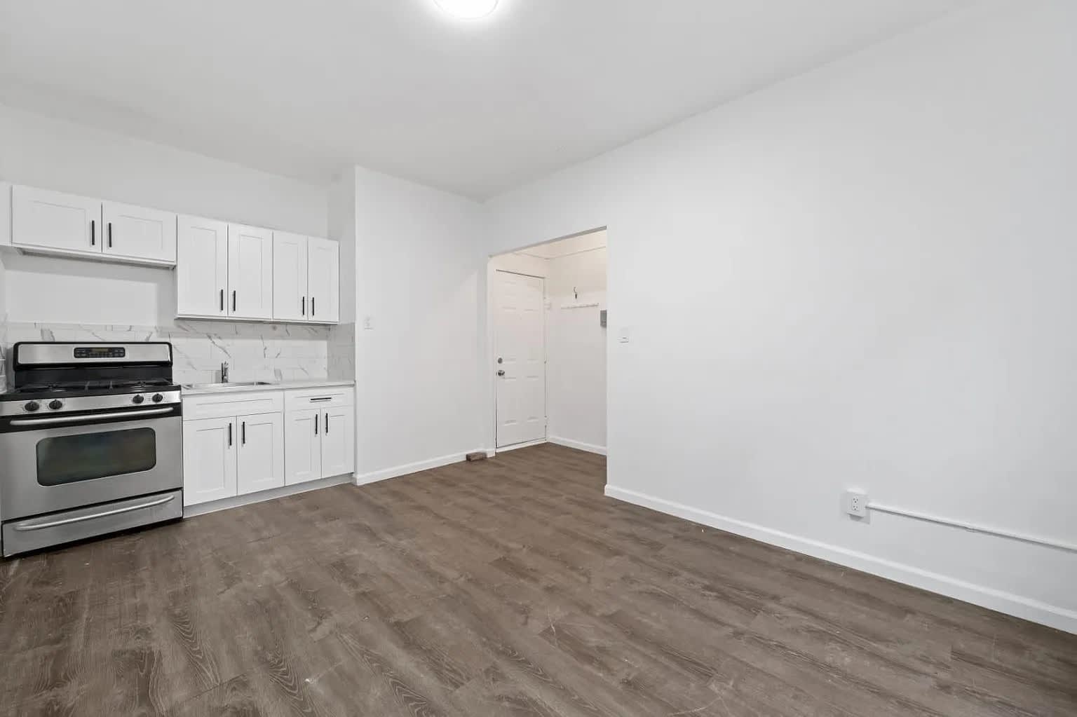 40 Wellington Ct Apt 1E – photo 1