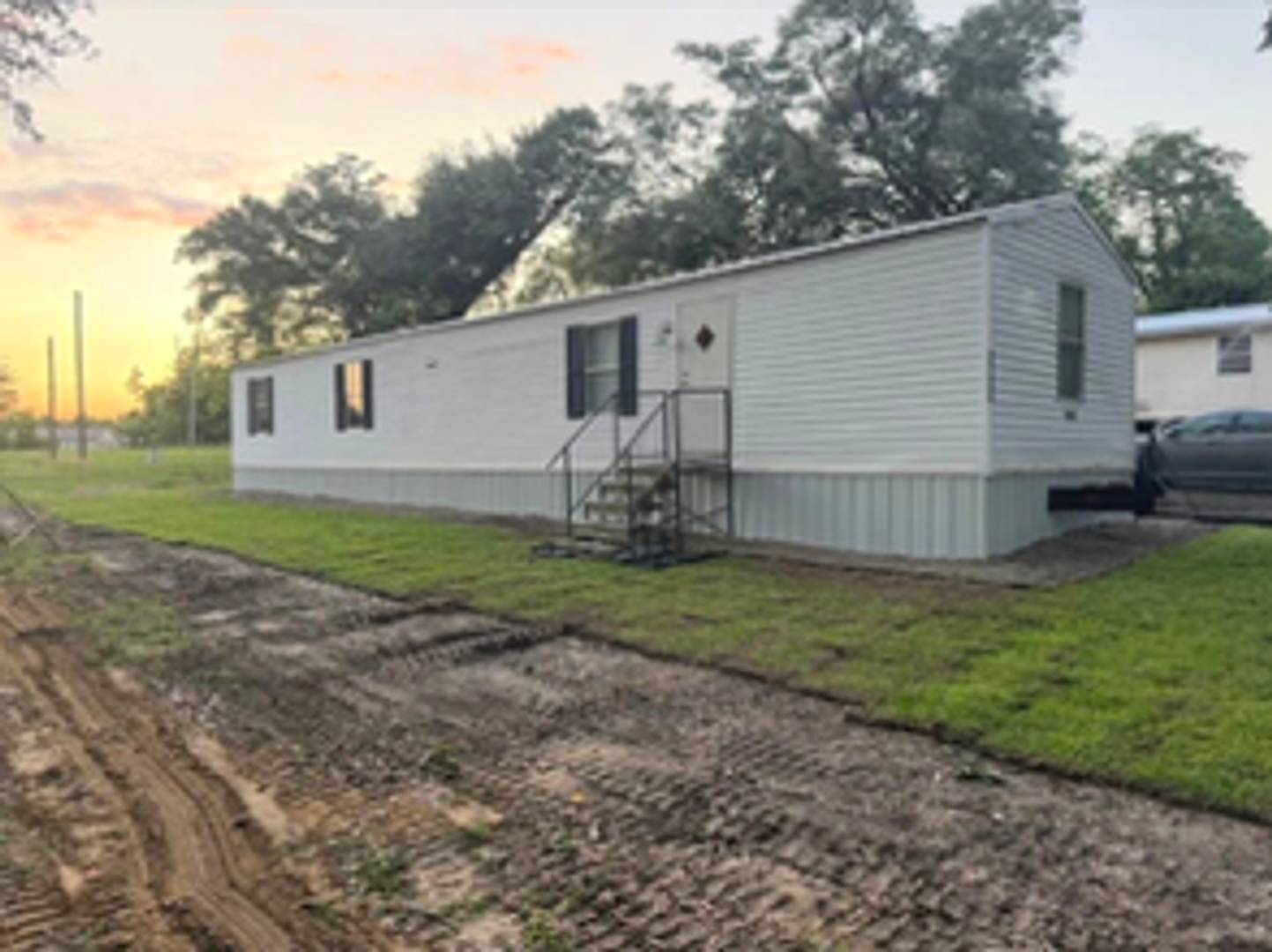 Pleasant 3/1 Mobile Home in Marianna w/ Lawn Maintenance and Pest Control Included – photo 3