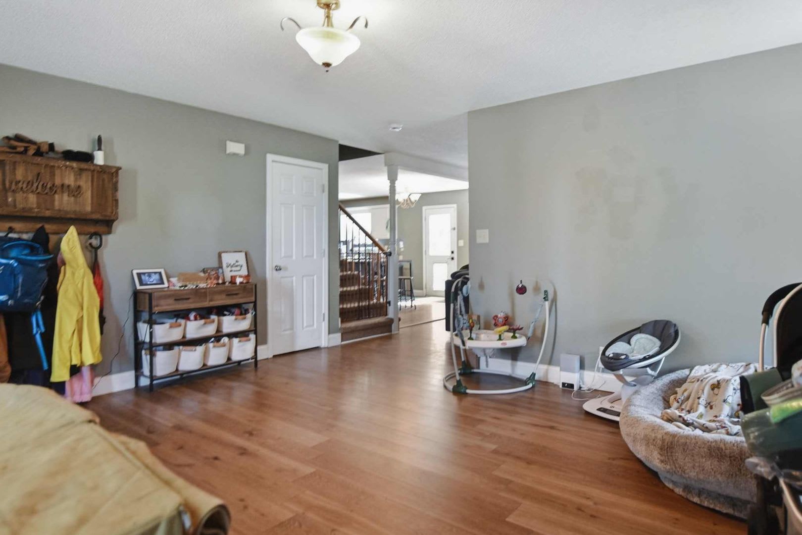 Pet Friendly Three Bedroom with Bonus! – photo 4