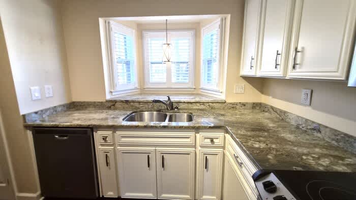 900 North Main Street – photo 5