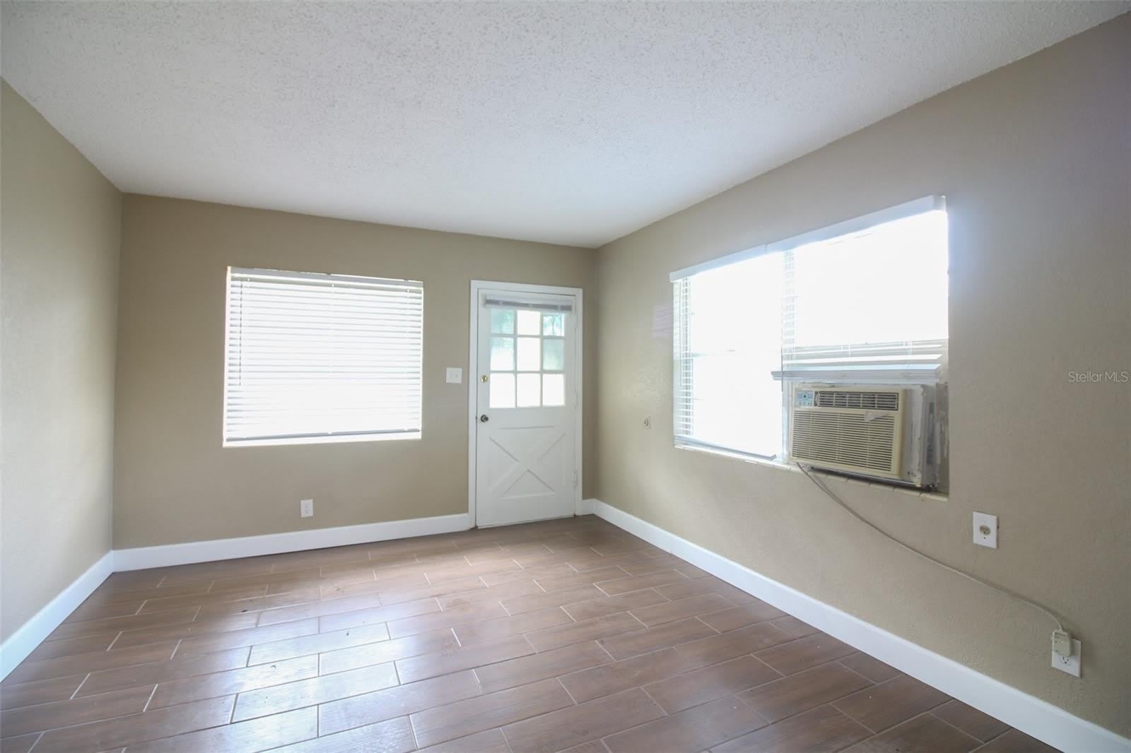 1114 S TENNESSEE Avenue – photo 2