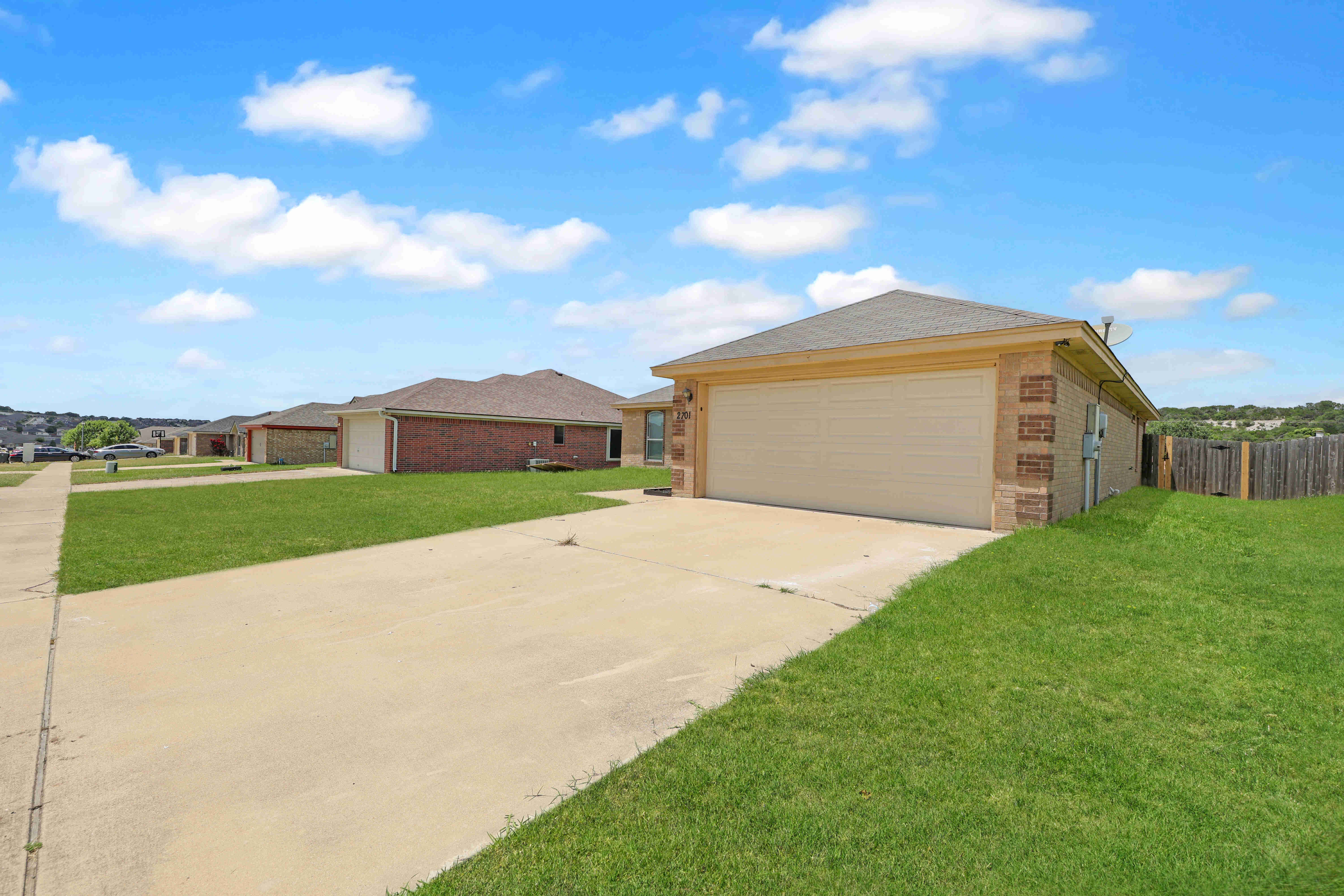 2701 Tarrant County Dr – photo 2