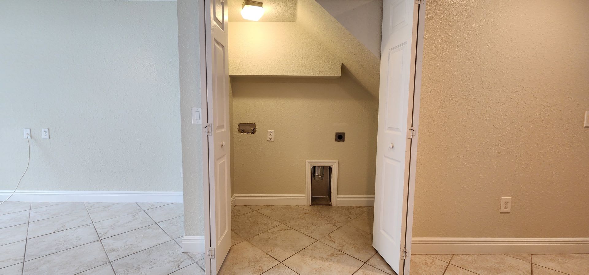 Special One Month Fee Immediate Move In Gorgeous 2 Bedroom 2 5 – photo 5