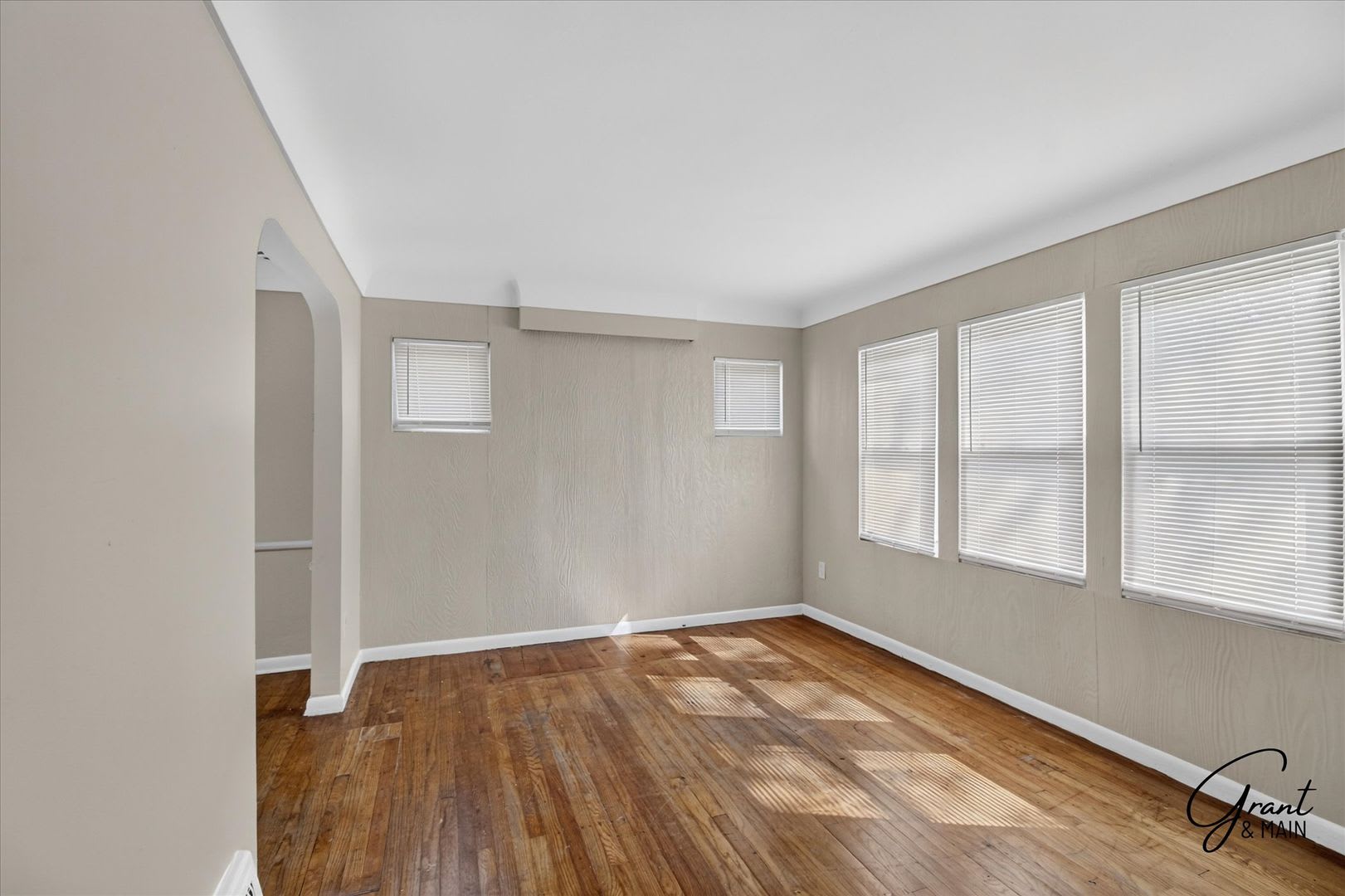 1350 3 Bedrooms – photo 3