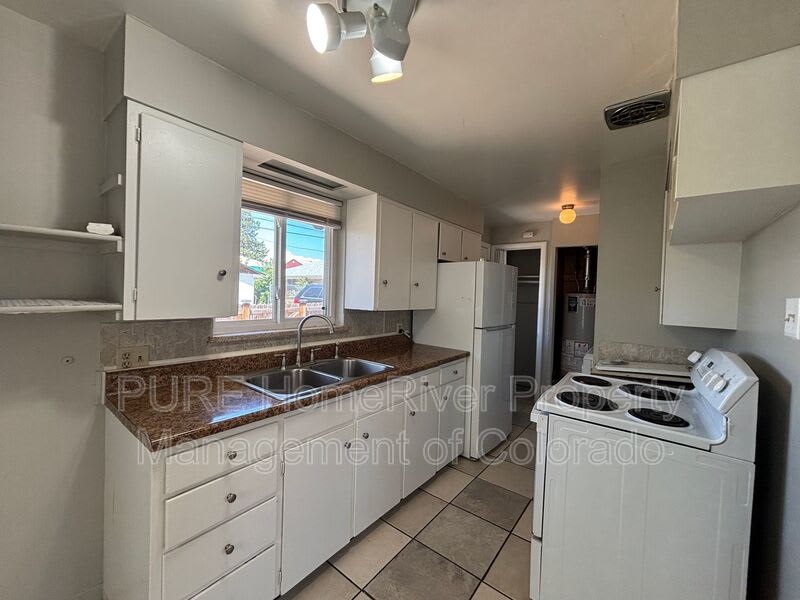 935 Winona Ct – photo 5