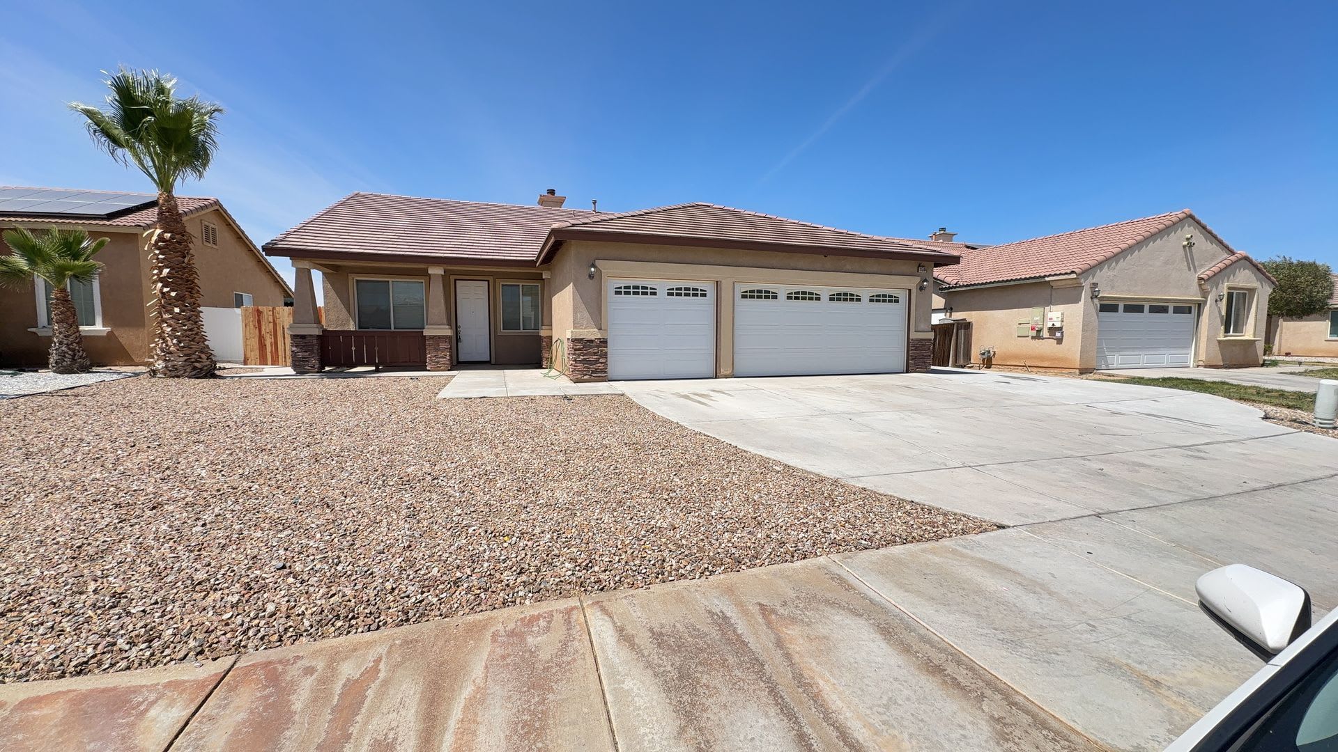 5 BEDROOM VICTORVILLE HOUSE – photo 1