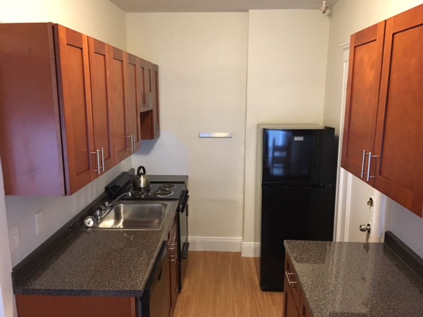Gorgeous Allston 1 Bed Available 9/1/26 – photo 1