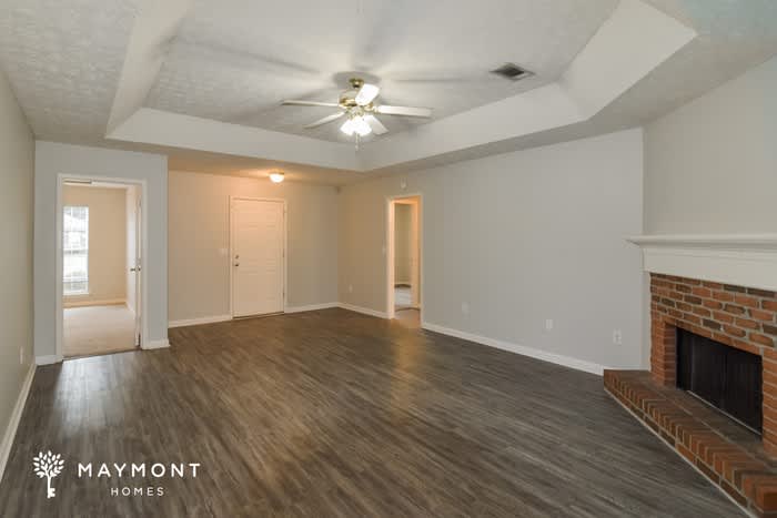 975 Eastern Oaks Drive – photo 4