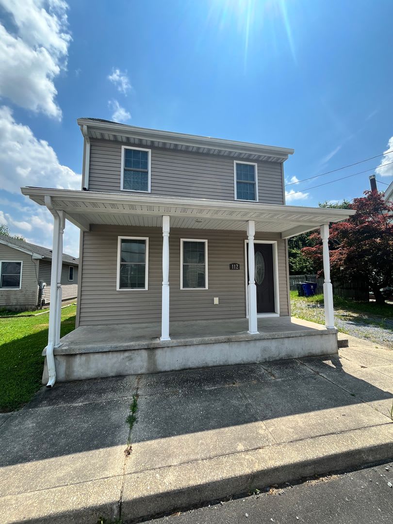 Welcome to 112 E Main Street! – photo 2