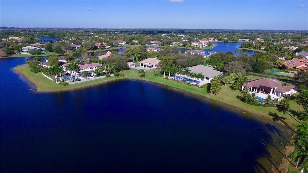 3190 Willow Lane – photo 2