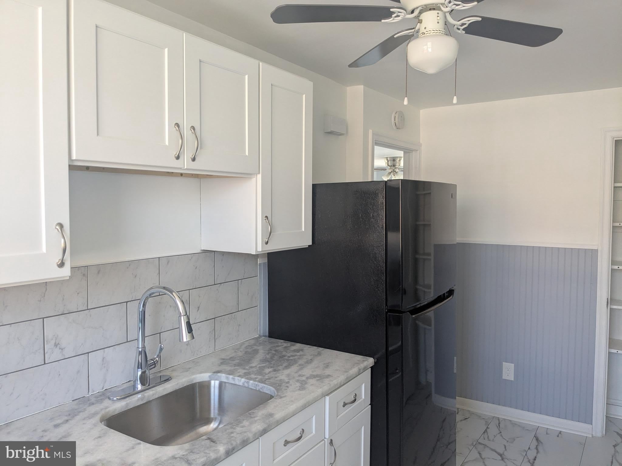 1327 E WEAVER Street – photo 3