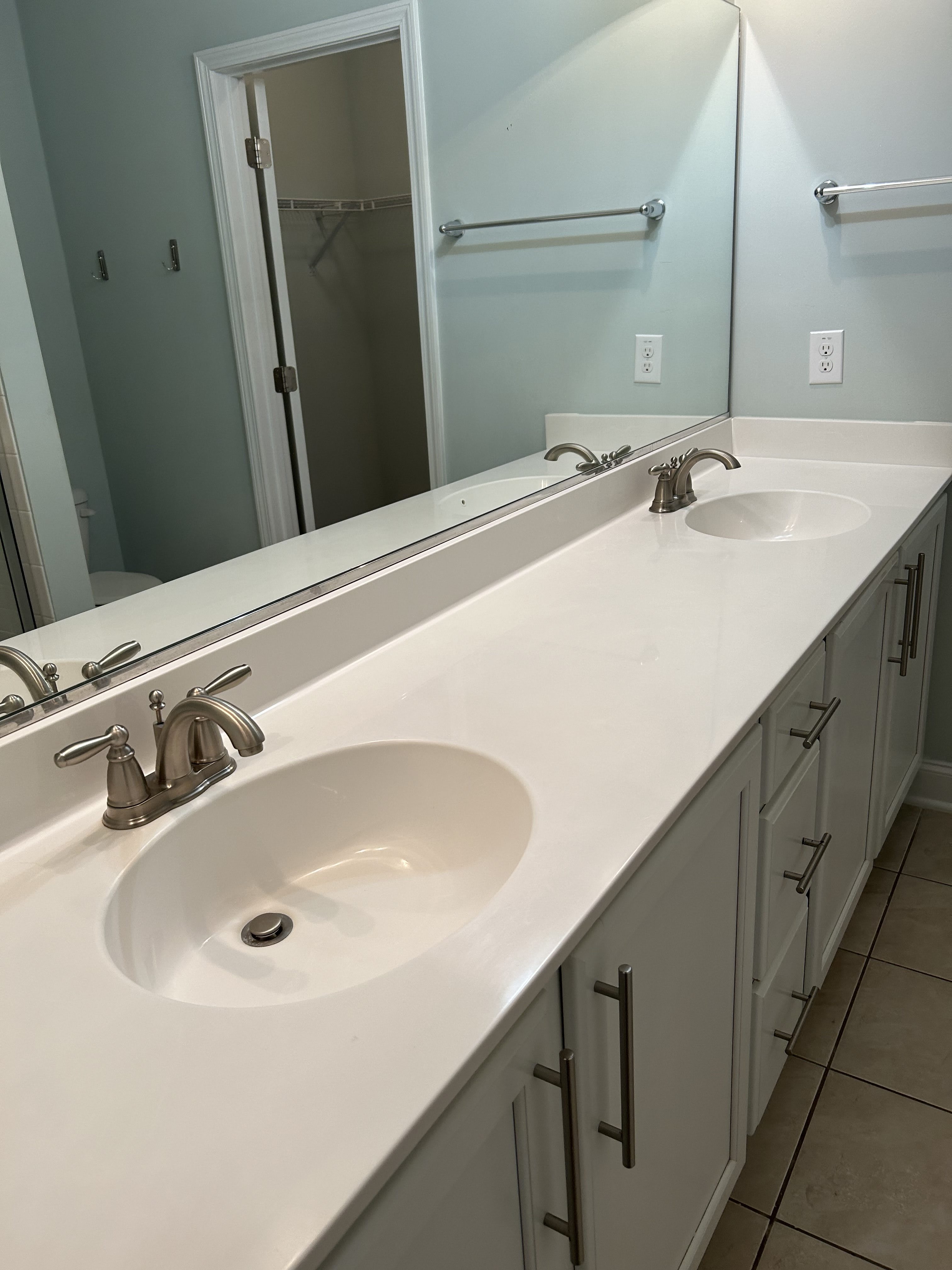 3380 Eastman Drive – photo 5