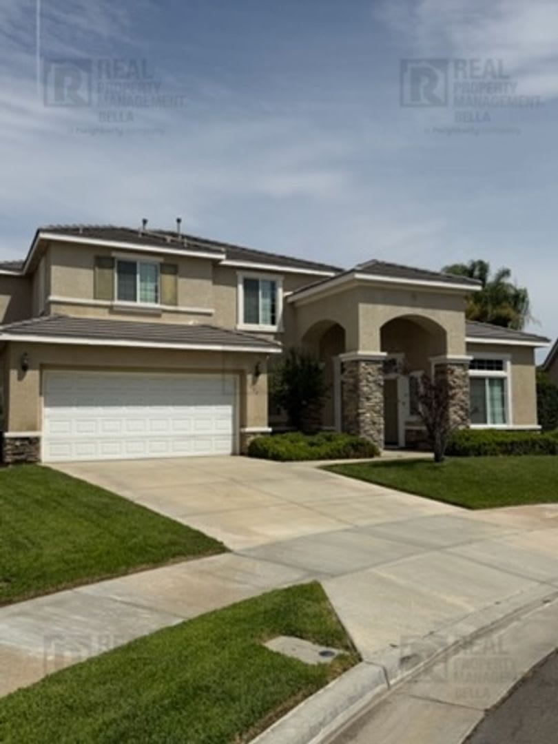 Spacious 4 Bedroom Menlo Estates Home In A Cul De Sac Downstairs Bedroom Full Bath Rv Boat Parking – photo 2