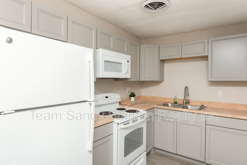 6404 Dunbar Rd – photo 5