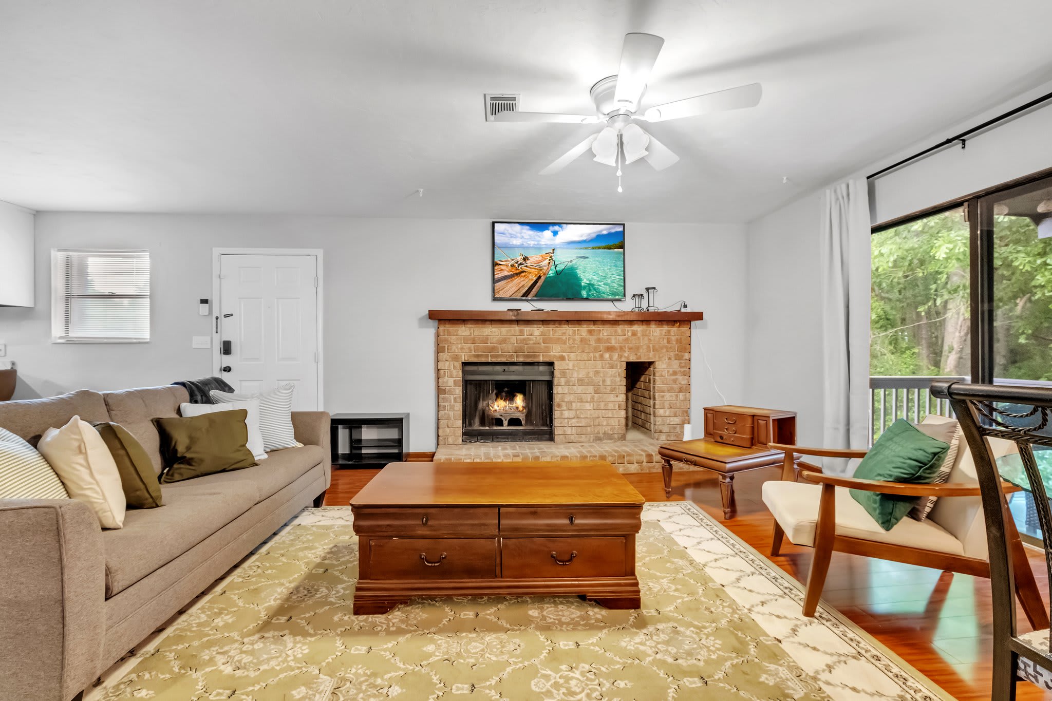 1942 Darryl Drive – photo 4