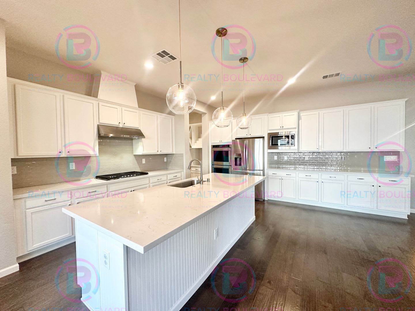 5 Bedroom 3 Car Garage Home With Spa Like Primary Suite Resort Style Backyard With Office Loft Hot Tub Ev Charger – photo 5