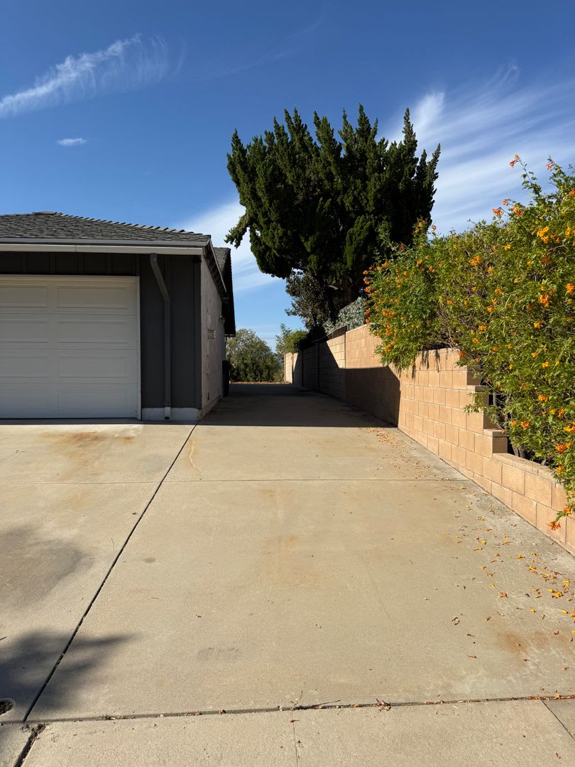 4 bed, 2 bath single story home with RV access – photo 2