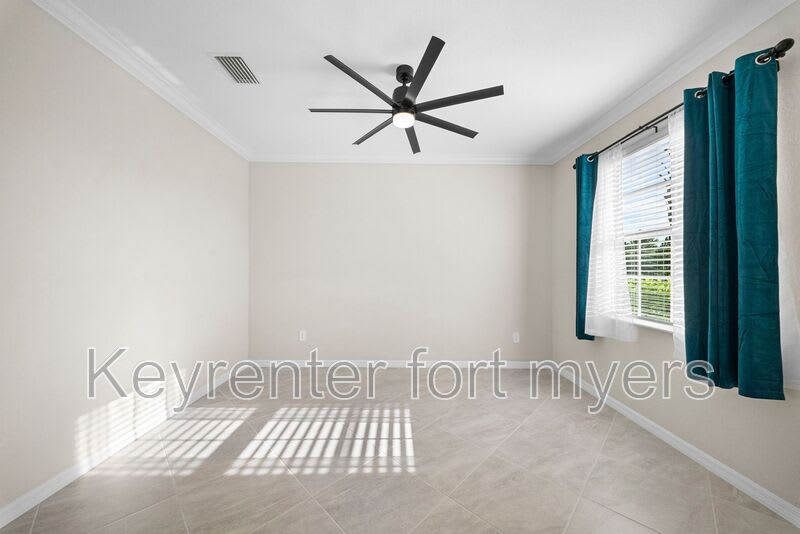 3697 East Hampton Cir – photo 4
