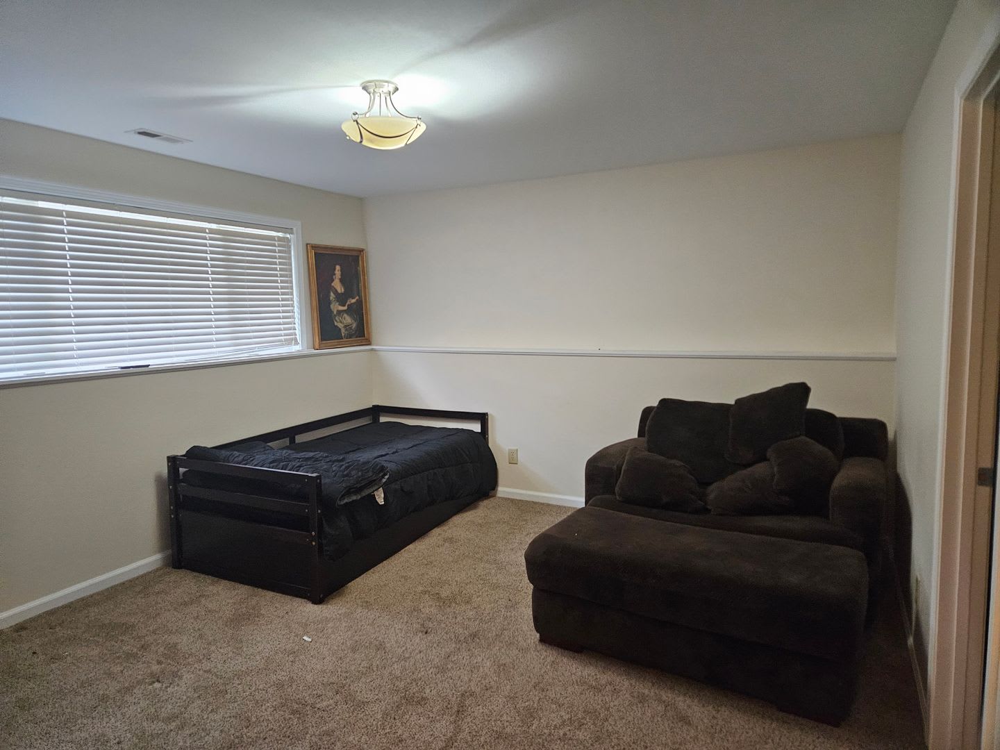 Fully Furnished Split Level Two-Bedroom Home – photo 4