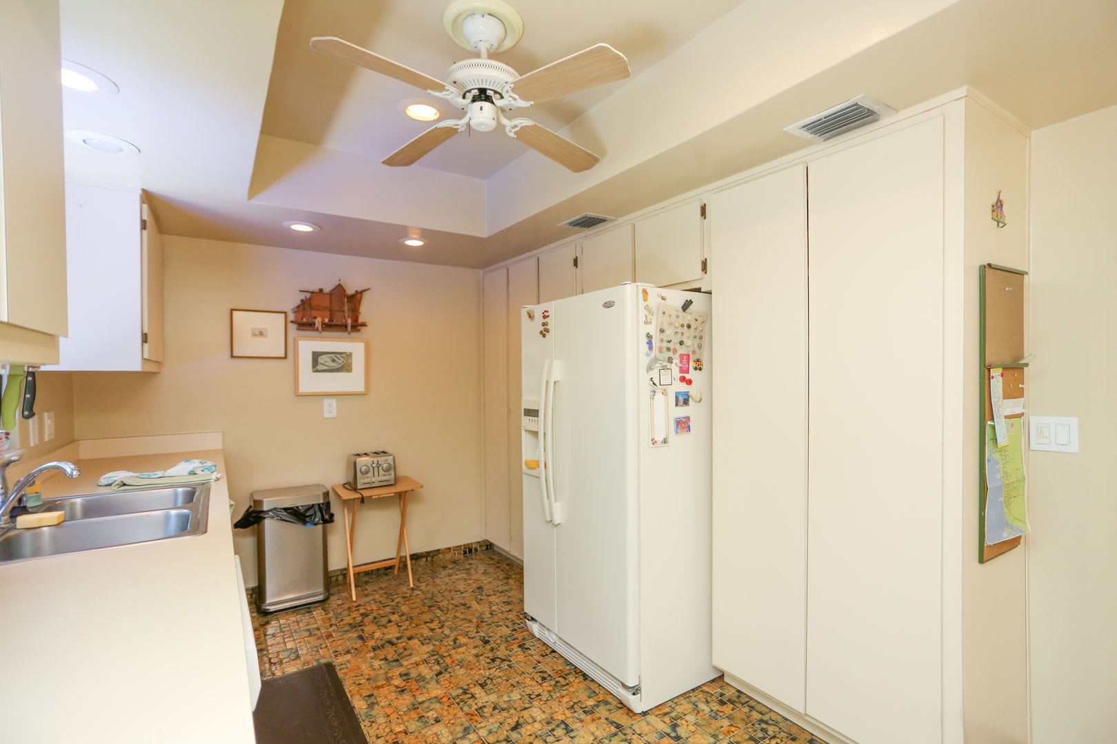 Dog Pet Friendly New Photos Uploaded Brand New Landscaping Package Brand New Exterior Uplightng Installed And Pavers Fully Furnished Olde Naples Walk To The Beach Downtown Naples Amazing Location – photo 4