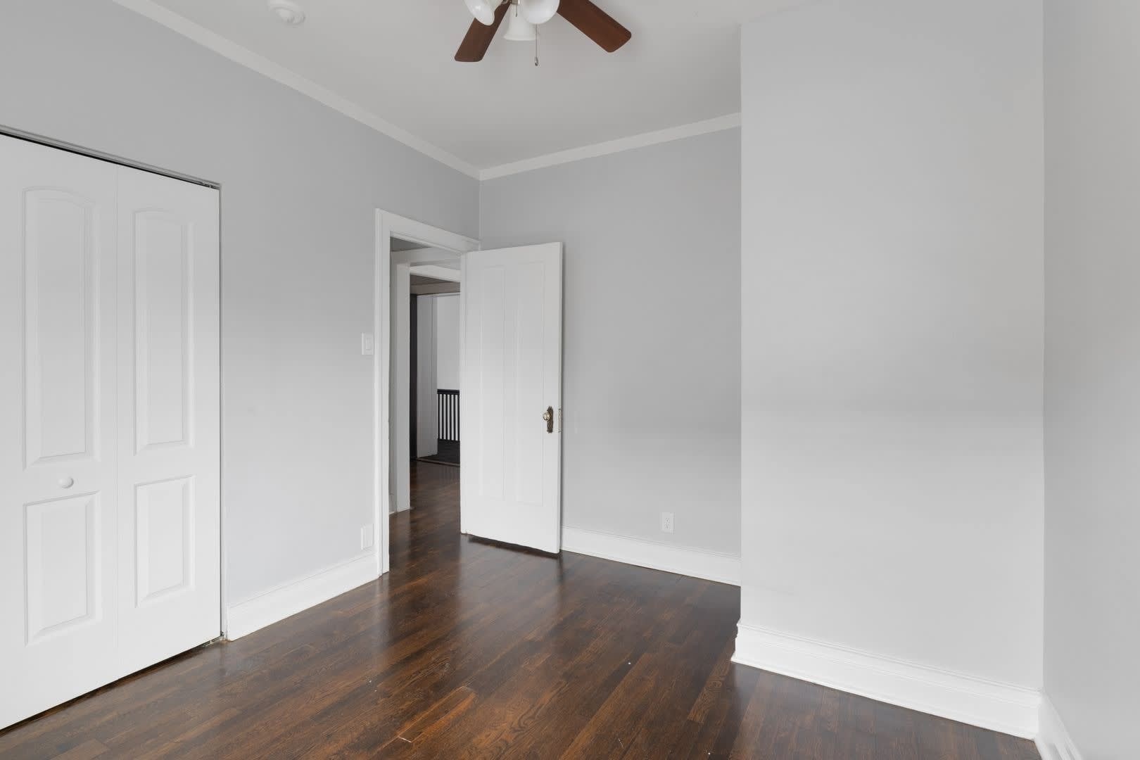 6116 N Winthrop Ave – photo 5