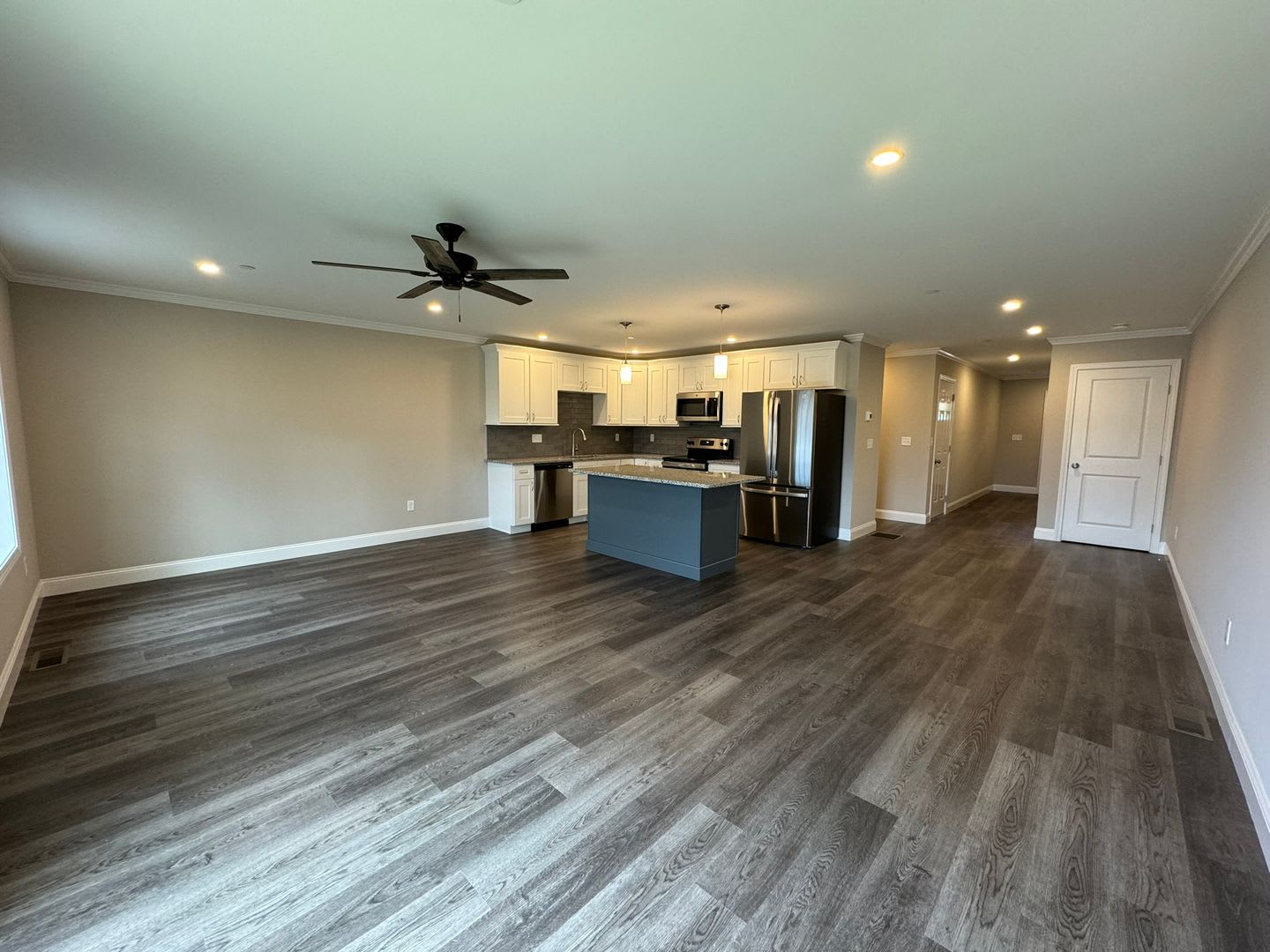 108 Mammoth Rd – photo 2
