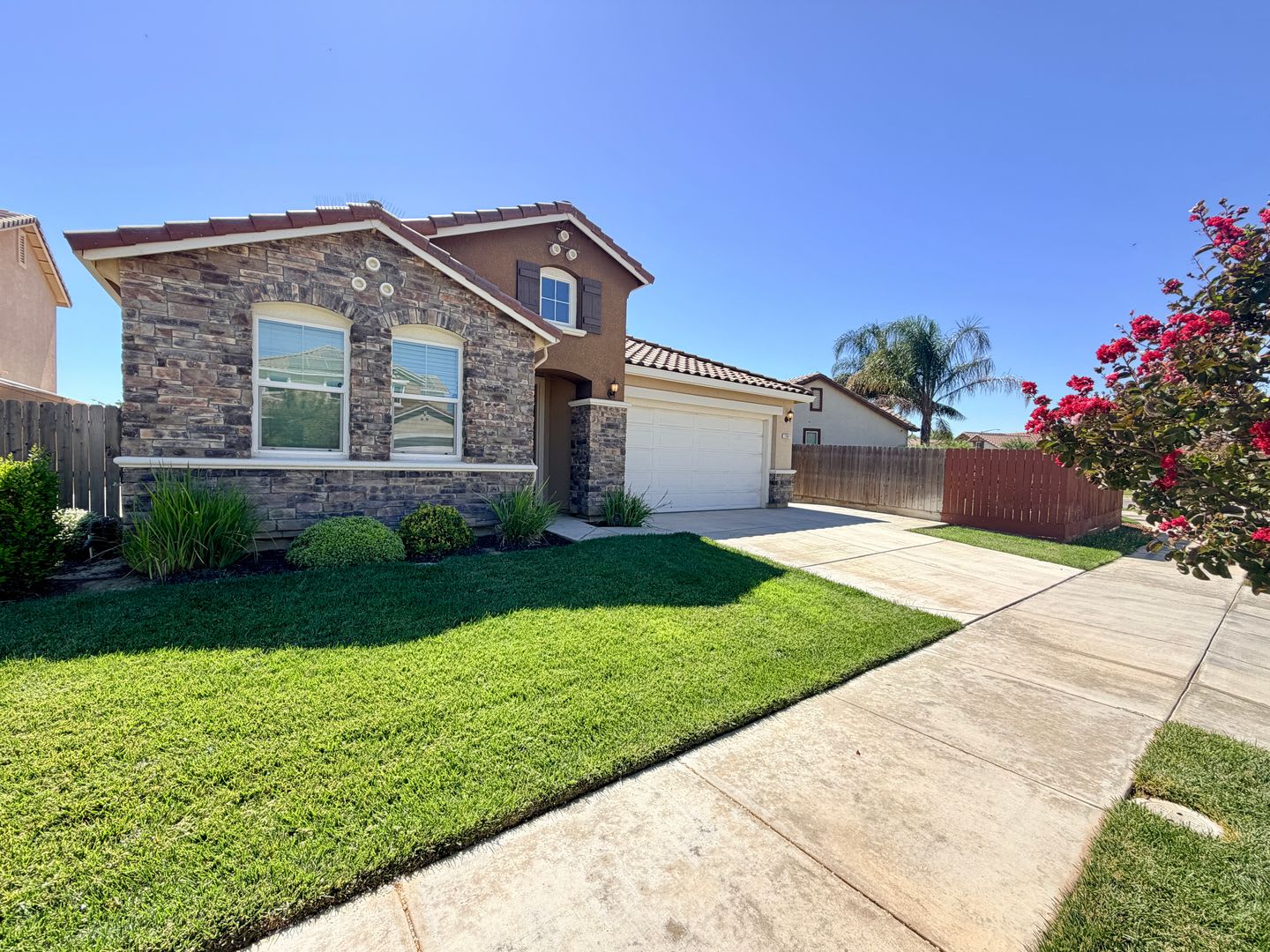1587 Manzanita Way 4 Beds 3 Baths Landscaped Backyard Yard Service Included – photo 1