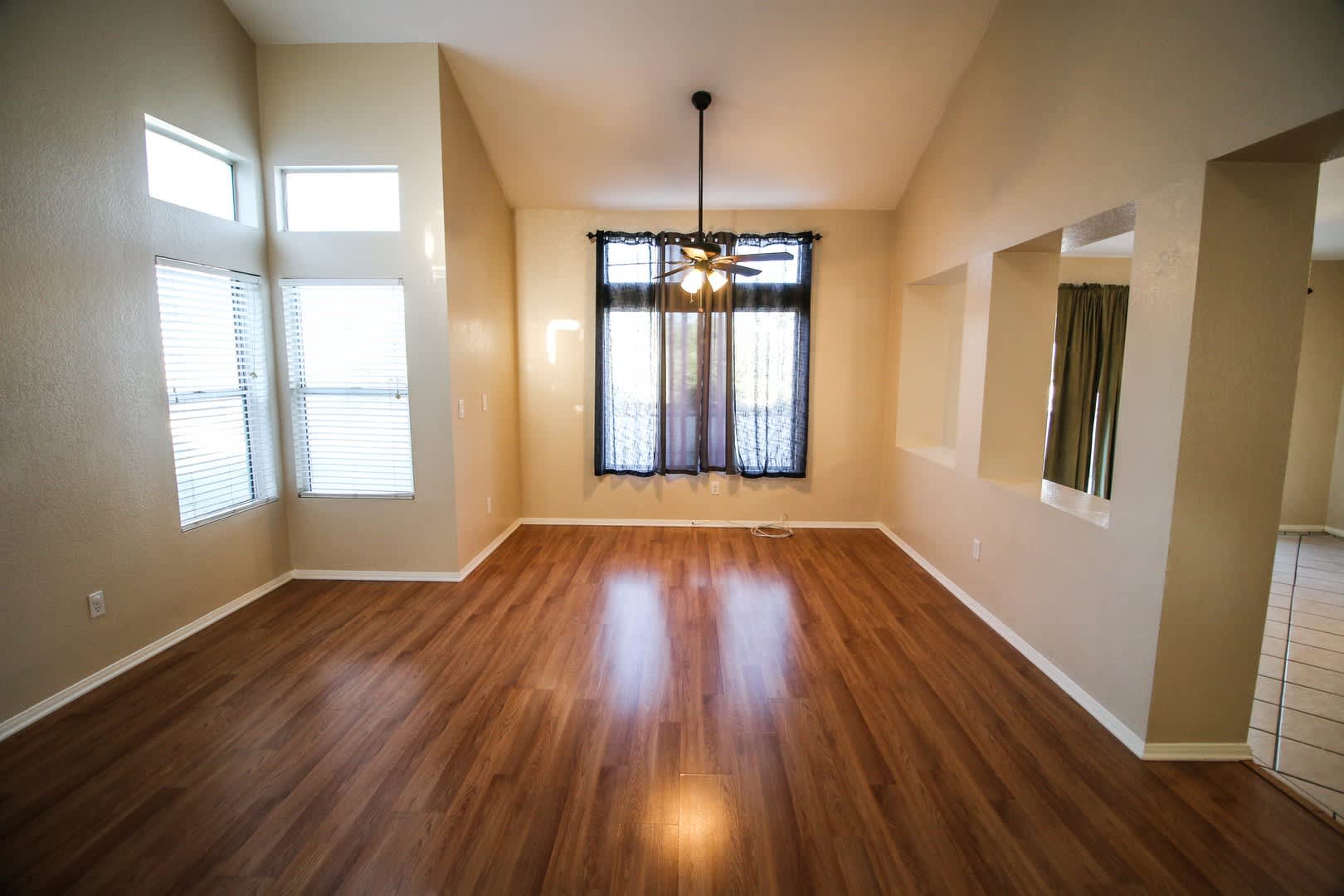 Welcome Home To This Gorgeous 3 Bedroom 2 5 Bath Home Located In The Highly Desirable Riverwalk Area Of Riverside – photo 4