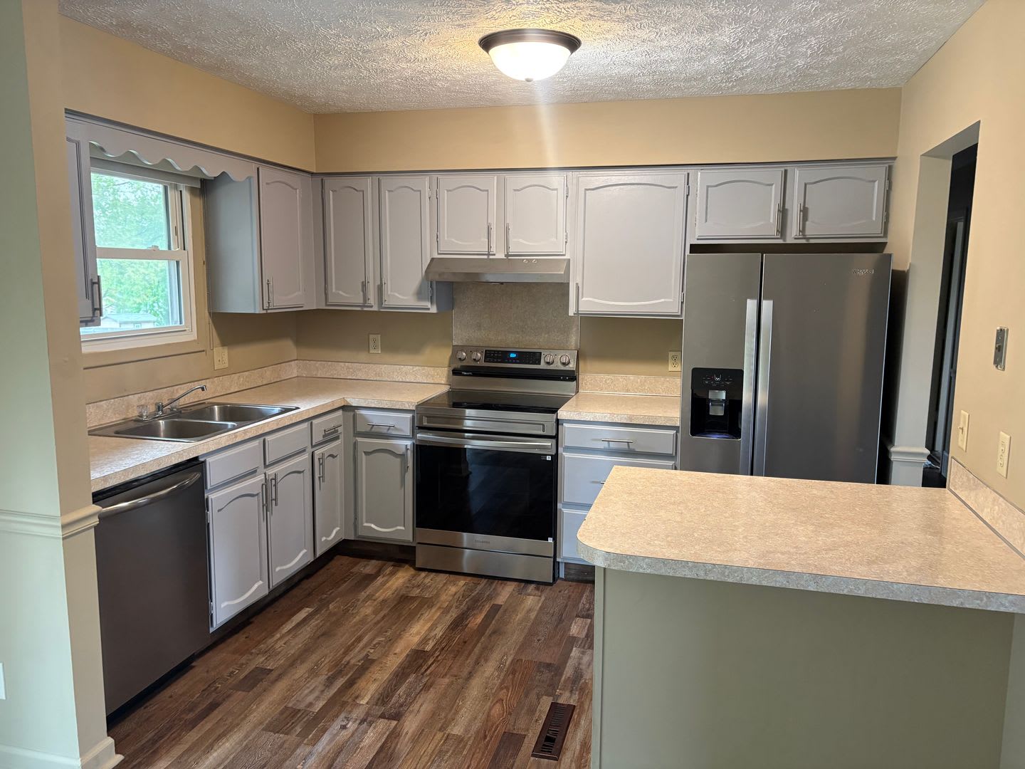 3 Bed 2 Bath 2095 – photo 3