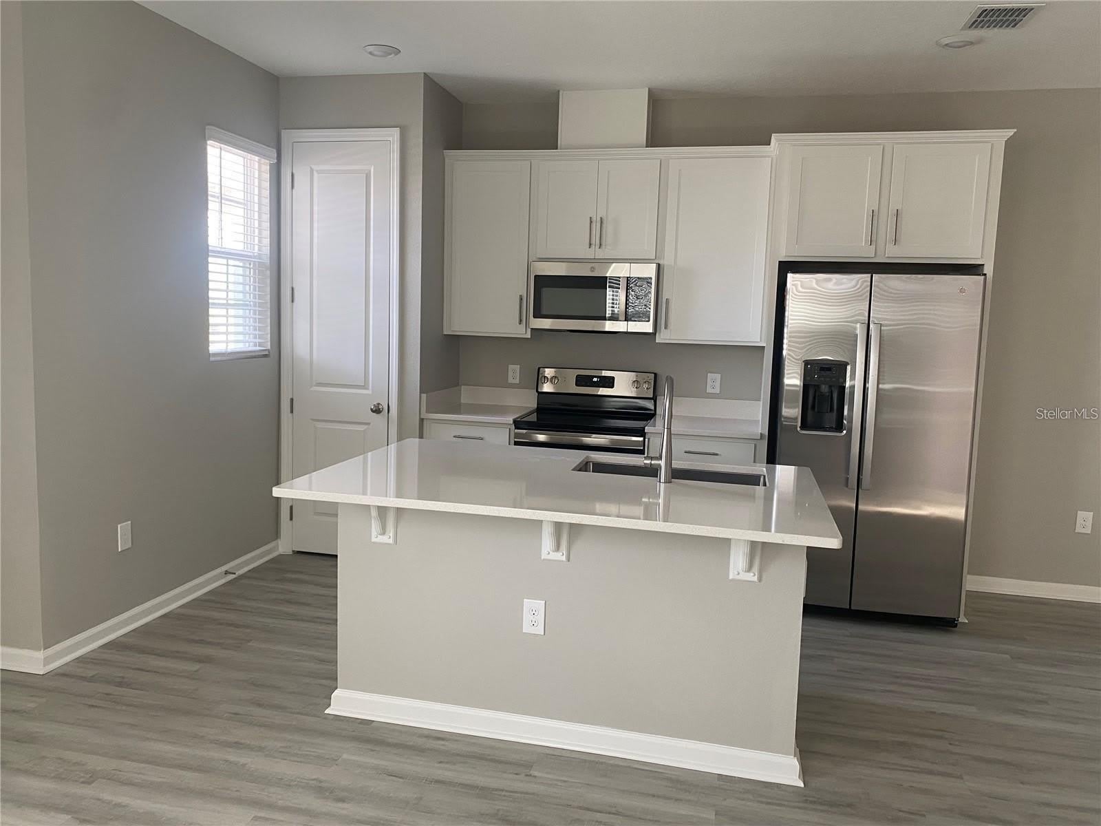 1457 AXEL GRAESON Avenue – photo 3
