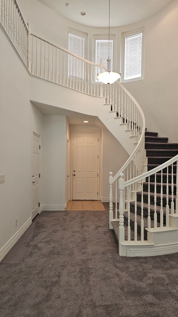 Luxury Living in Guard-Gated Rhodes Ranch – photo 5