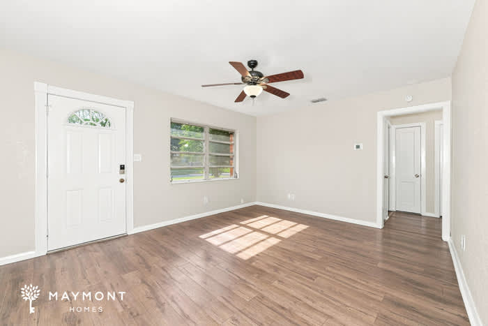 402 Ariana Avenue – photo 4