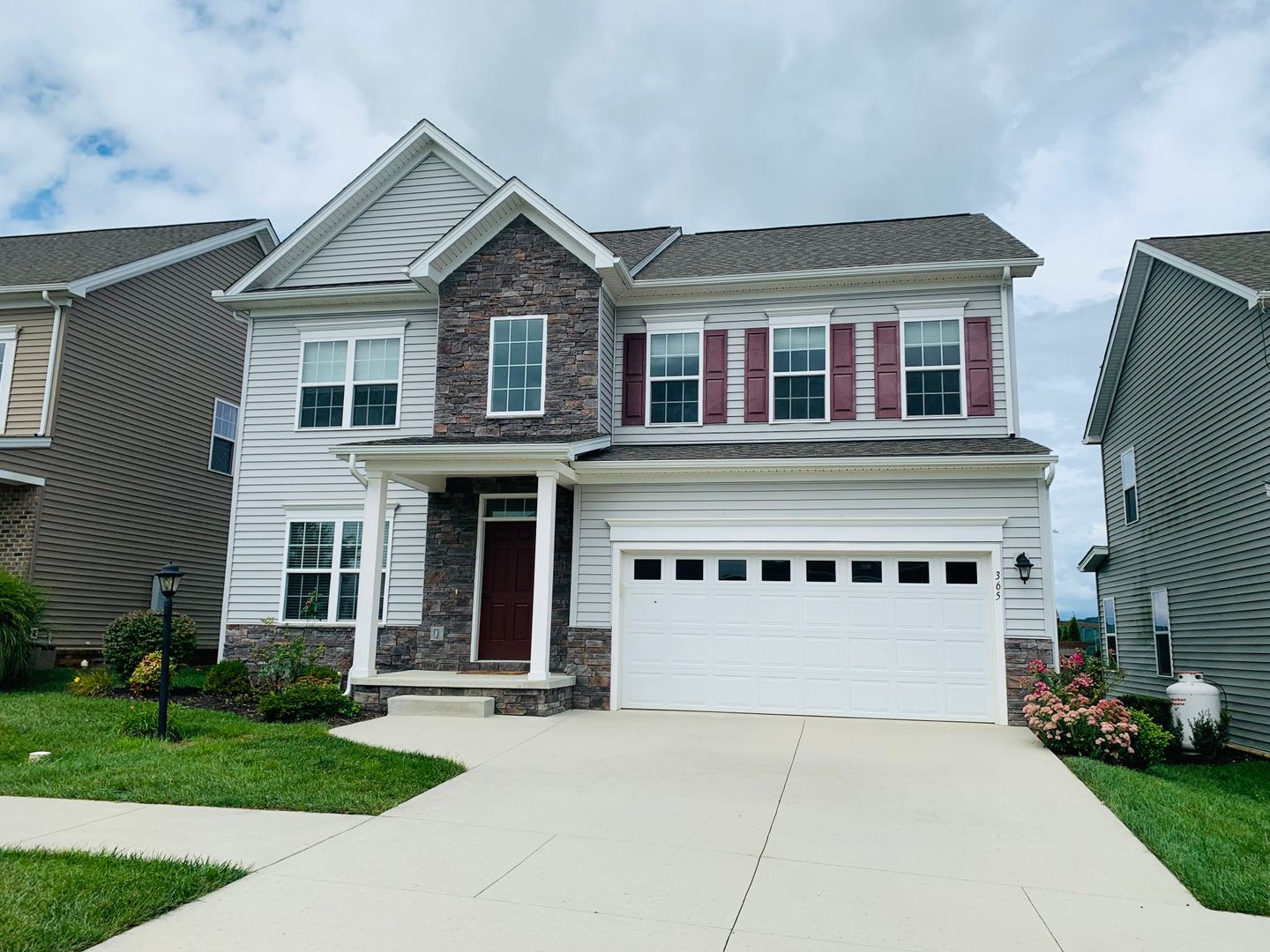4 Bedroom, 2.5 Bath House – photo 1