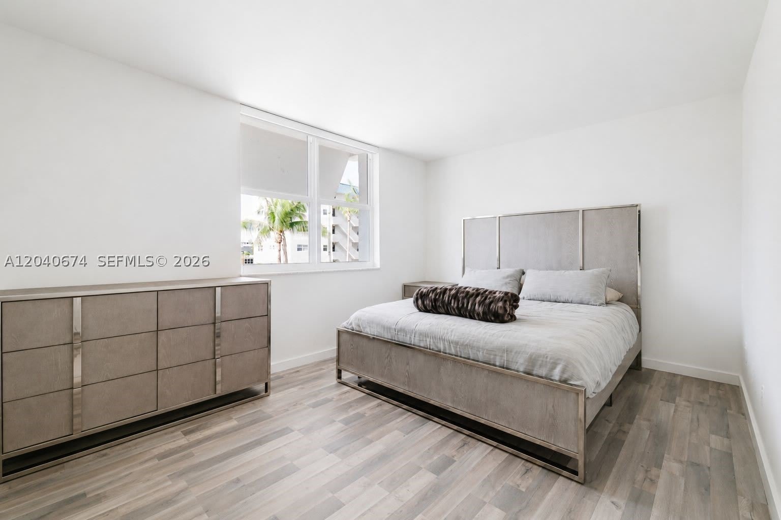 3745 NE 171st St – photo 2