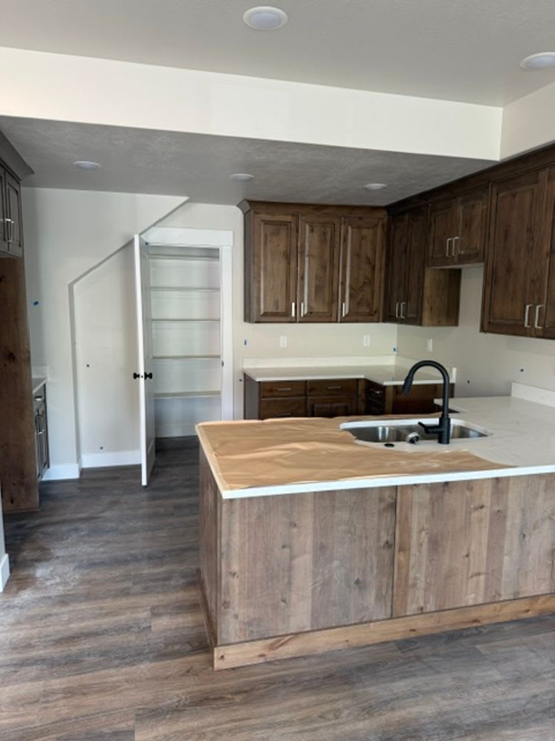 Beautiful new construction town home with amazing views – photo 5