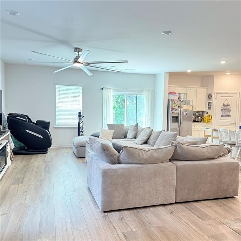 987 Evergreen Road – photo 2