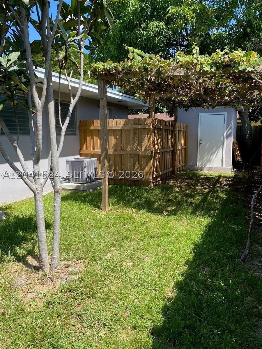 1005 NE 2nd St – photo 3