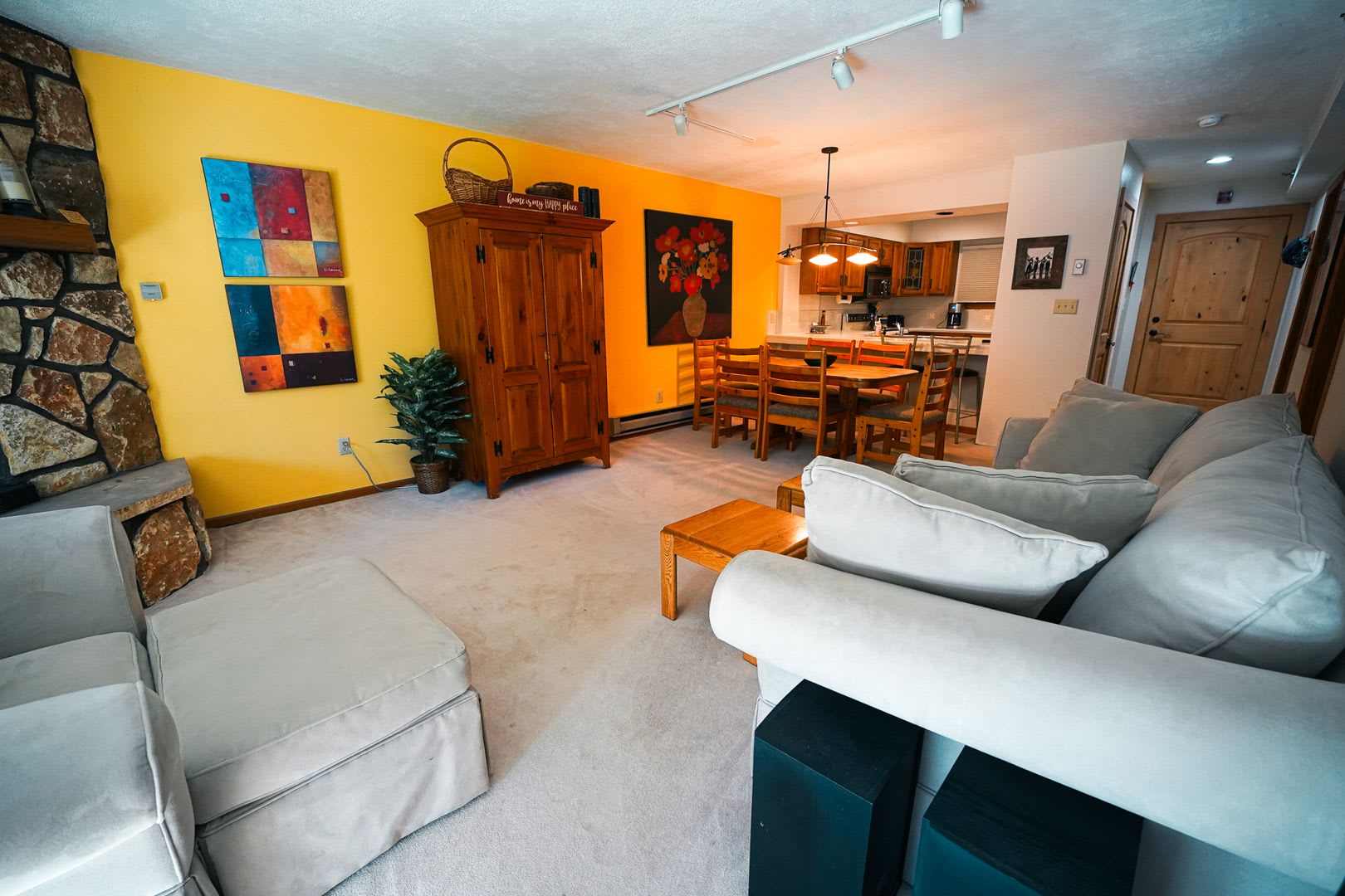 In Town Condo Walk To Gondola Ski Season Will Be The Best In Town 2 Bed 2 Bath Available Starting 11 1 – photo 3