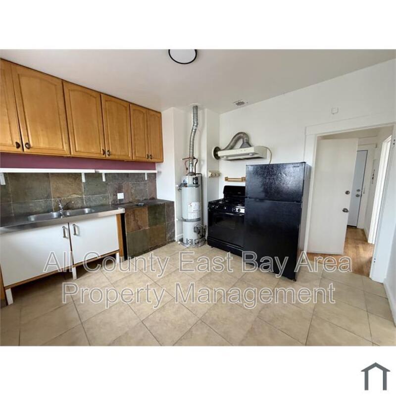 489 55Th St – photo 4