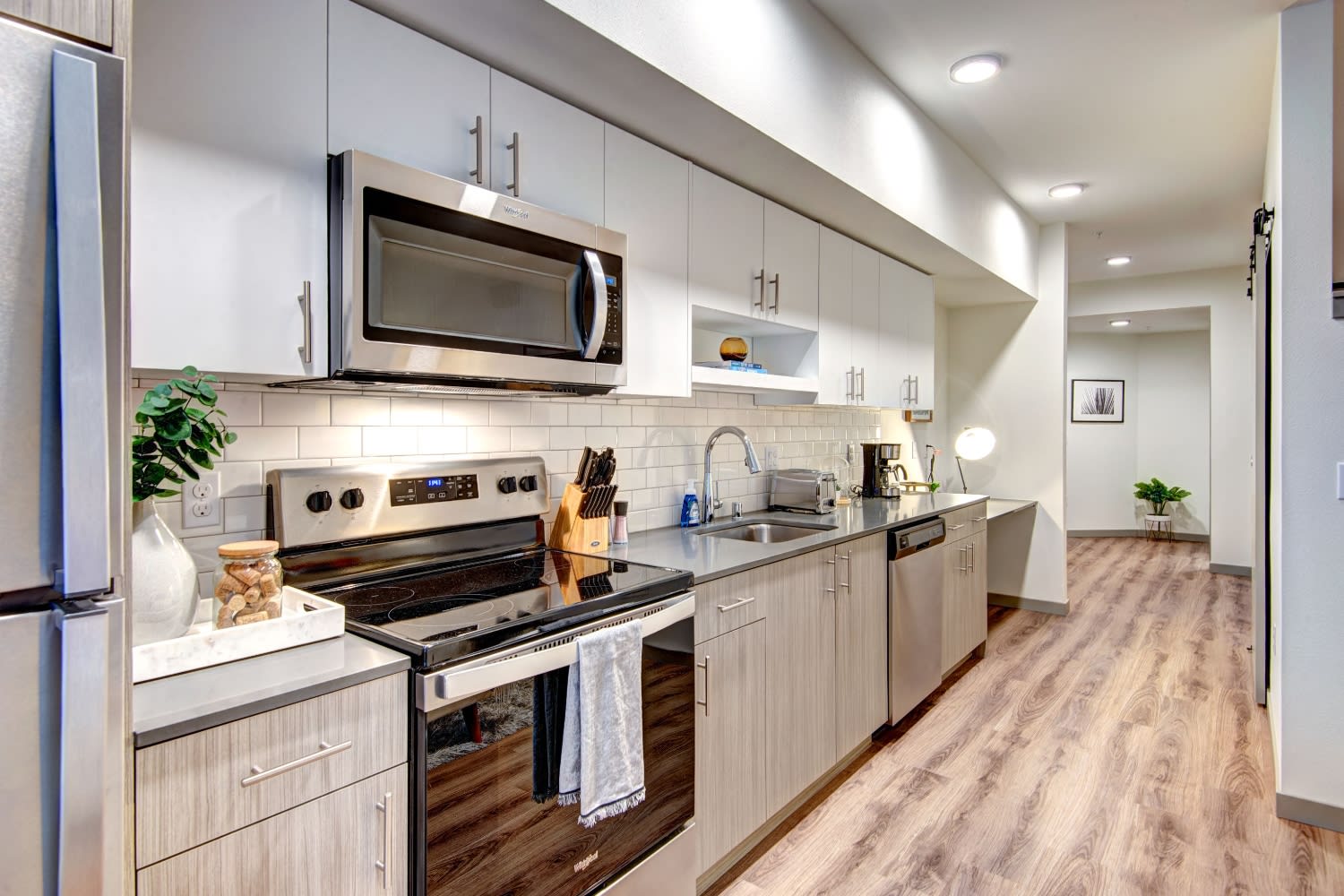 Midtown 64 Apartments – photo 2