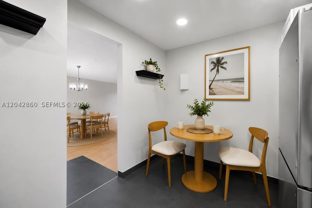 800 S Hollybrook Dr – photo 5