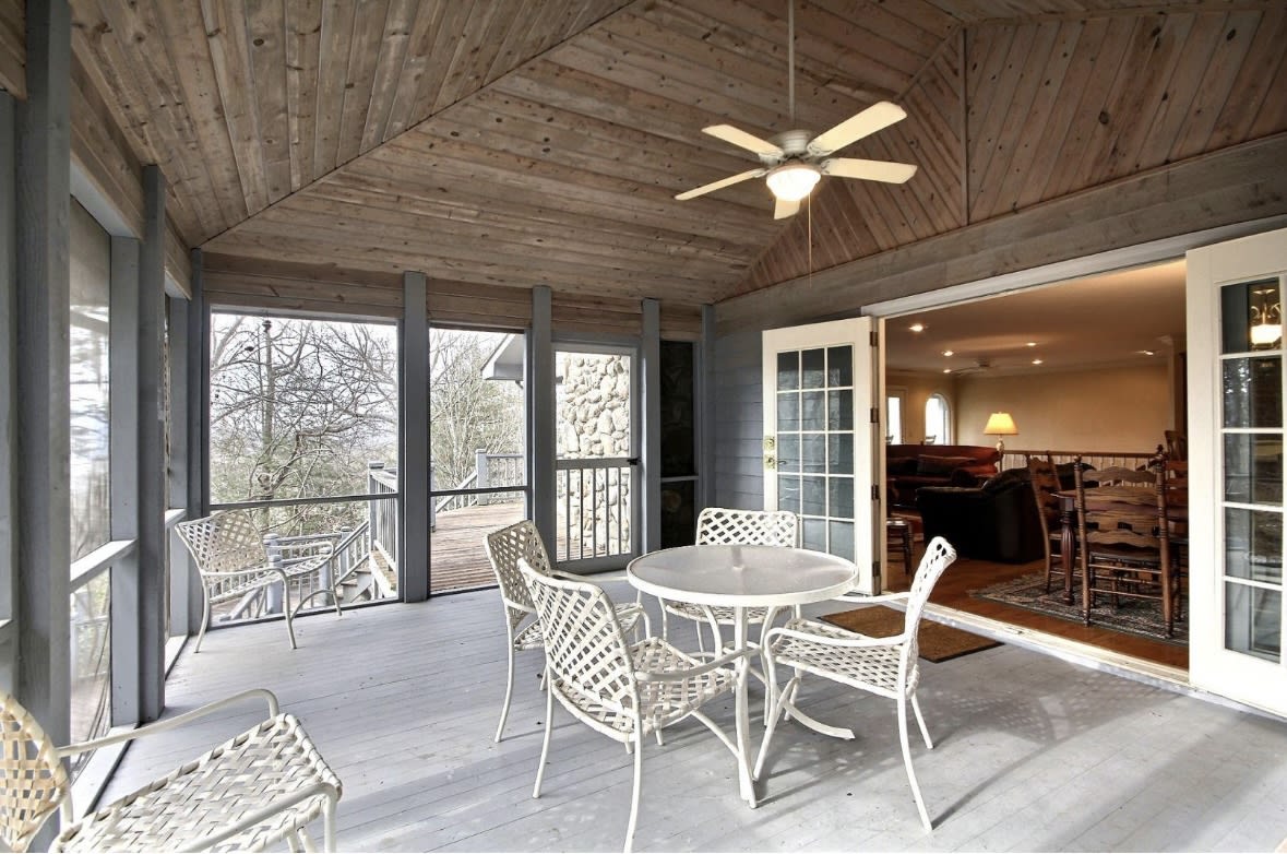 462 Chalet Village Dr – photo 2